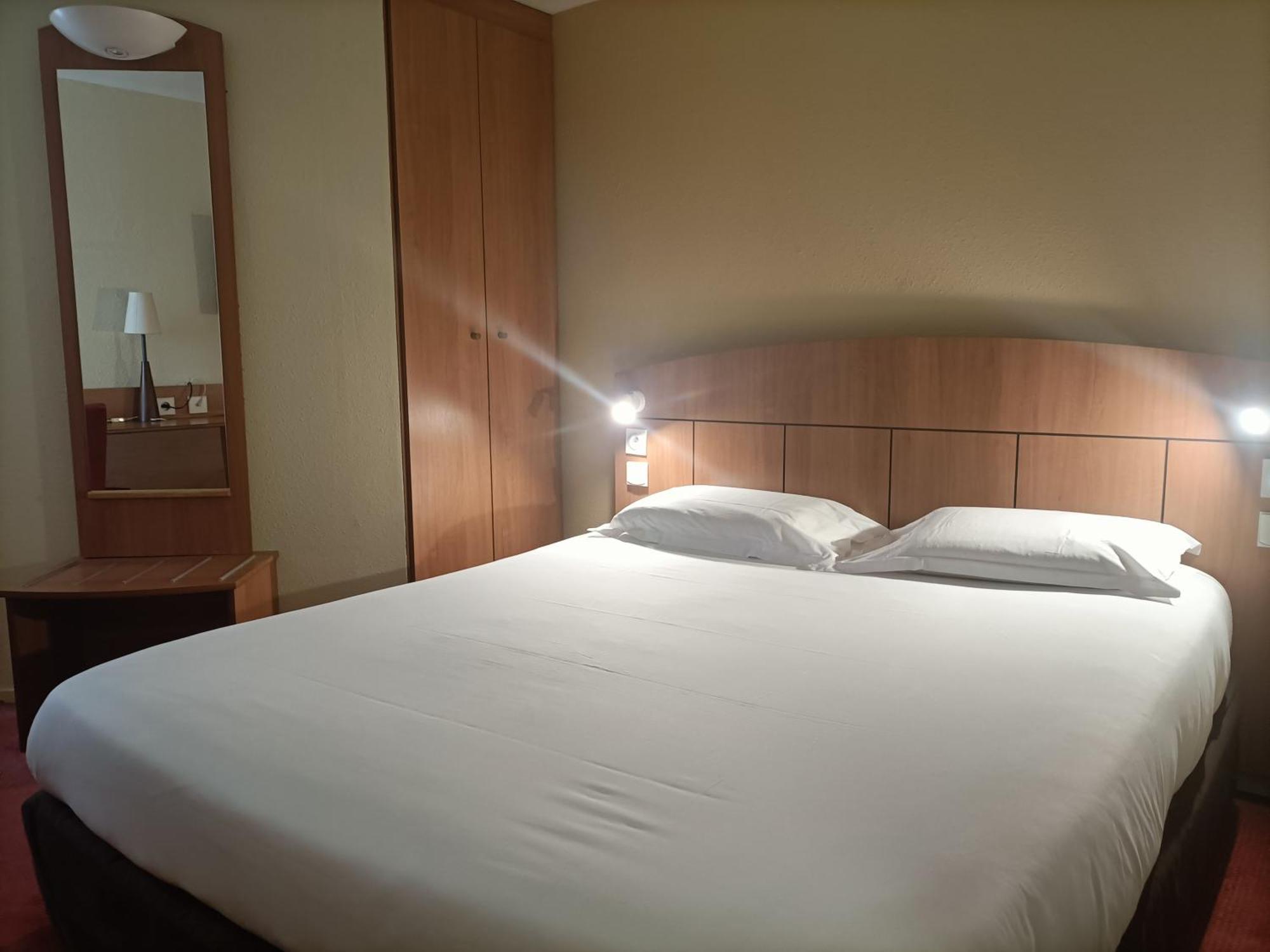 基里亚德杰内夫圣杰尼普利酒店 圣热尼普伊 外观 照片